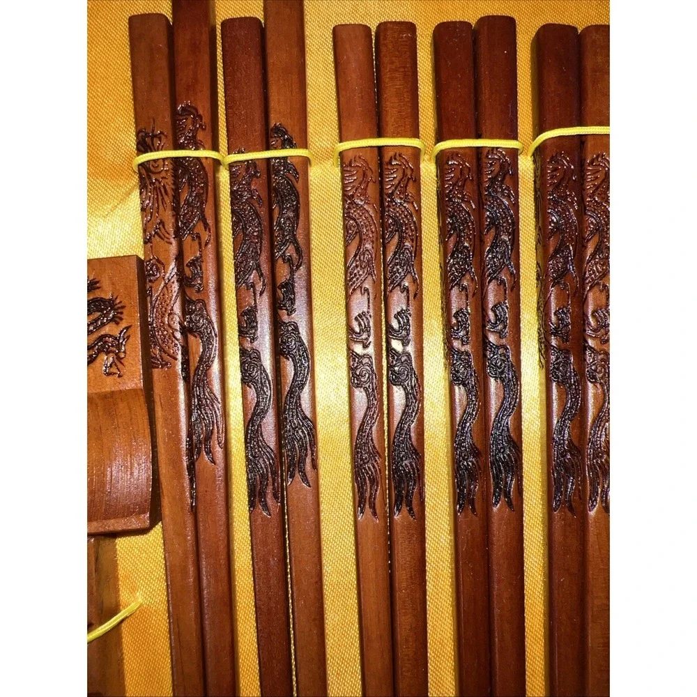 VINTAGE CHERRY WOODEN JAPANESE ENGRAVED CHOPSTICKS‎ SET IN Box 6 Sets